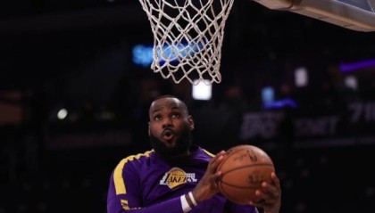 开云平台-沃神：老詹踝伤季后赛也难痊愈 每场球都是生死战