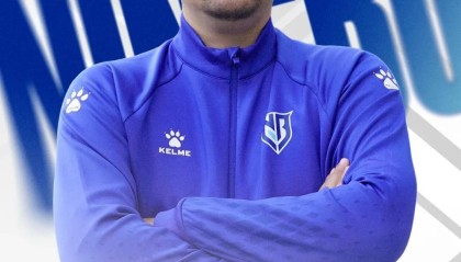 开云官网-官方：杨林执教宁波队；他曾担任俱乐部前身上海嘉定汇龙主帅