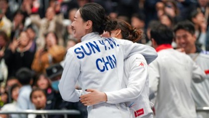 开云官网-中国击剑15人出征巴黎奥运 孙一文领军冲女重金牌