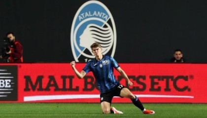 开云下载-奇妙欧冠名额题：加油真蓝黑！但千万别进意甲前四？