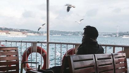 开云下载-朱婷李盈莹背靠背展现良好状态 默契配合盘活进攻