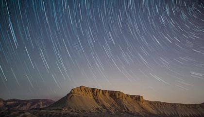 开云下载-朱婷李盈莹背靠背展现良好状态 默契配合盘活进攻
